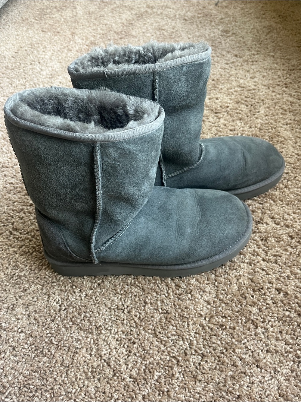UGG Gray Short Suede Shearling Boots Size 9